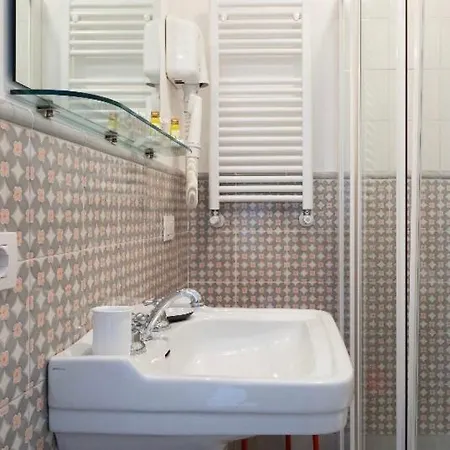 Querini فندق مبيت وإفطار 4*